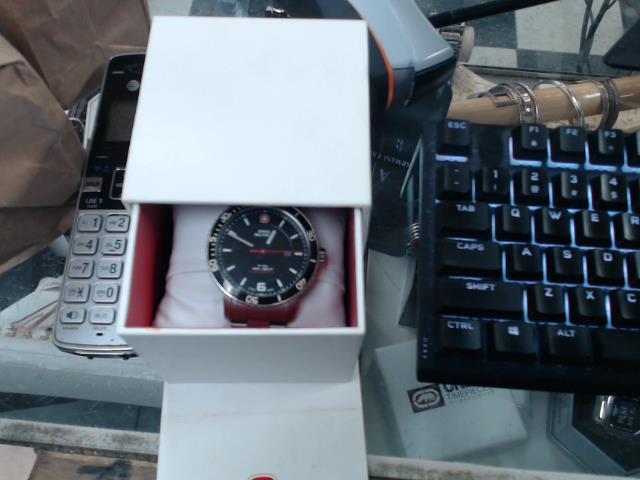 Montre in box