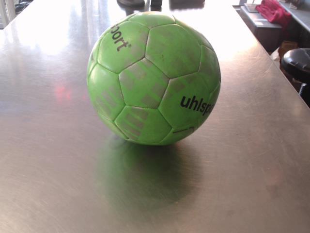 Ballon de handball vert