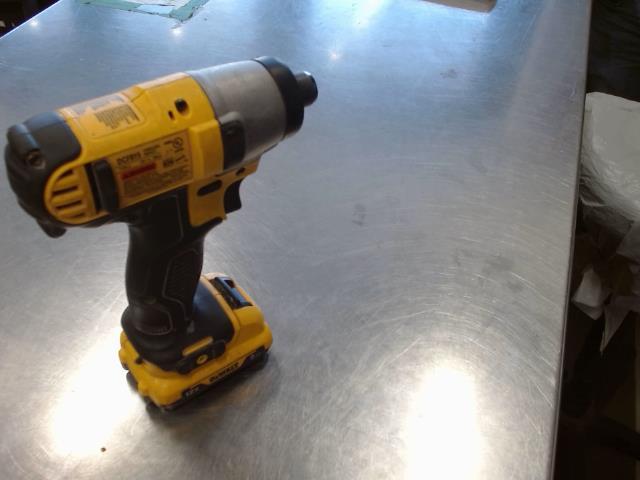 Dewalt no charge+bat 12v