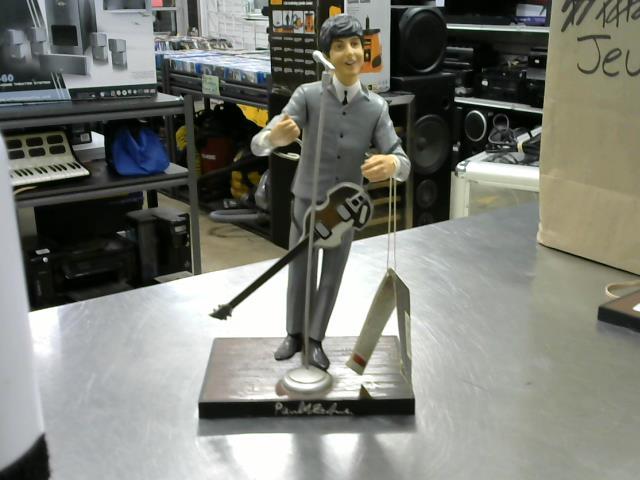 Figurine beatles paul