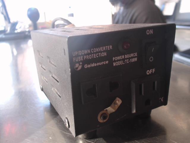 Voltage converter