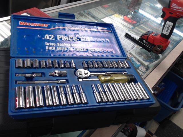 42 piece drive socket wrench kit