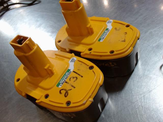 Lot de 2 batterie dewalt (dc9096)