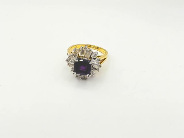 BAGUE EN OR 10KT   DIAMANTS