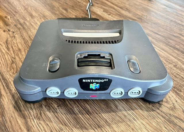 Nintendo 64 control deck