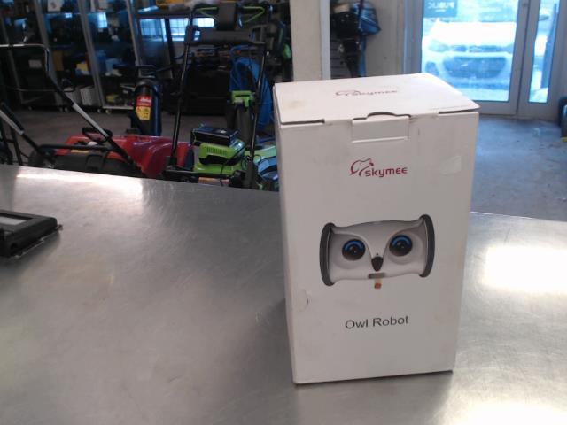 Owl robot dans boite