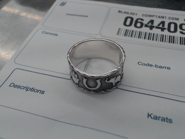 Silver ring with engravings