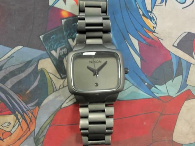 Montre nixon gris