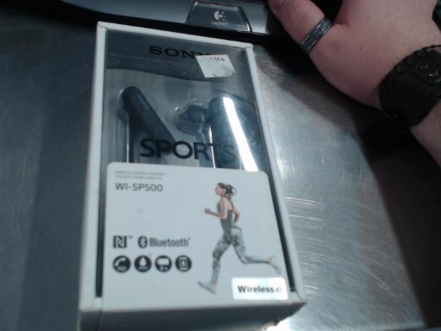 Sony headphone sports black in box