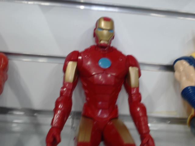 Iron man en figurine