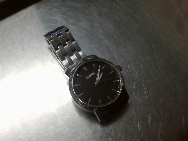 Montre homme fond noir