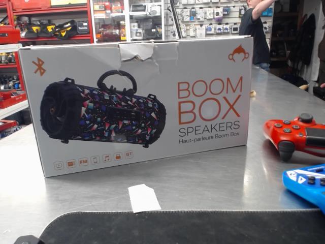 Boom box monkey