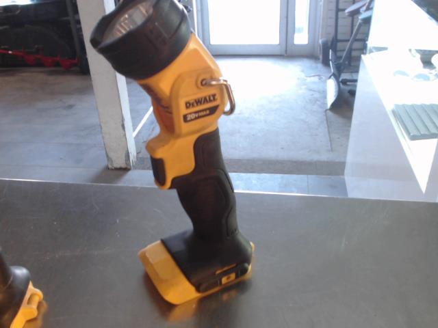 Lampe dewalt 20v outil seulement