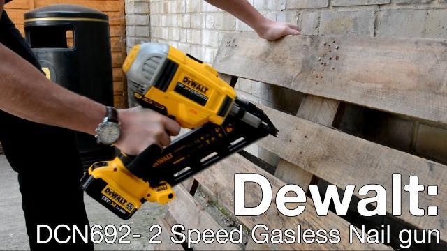 Tackeuse dewalt