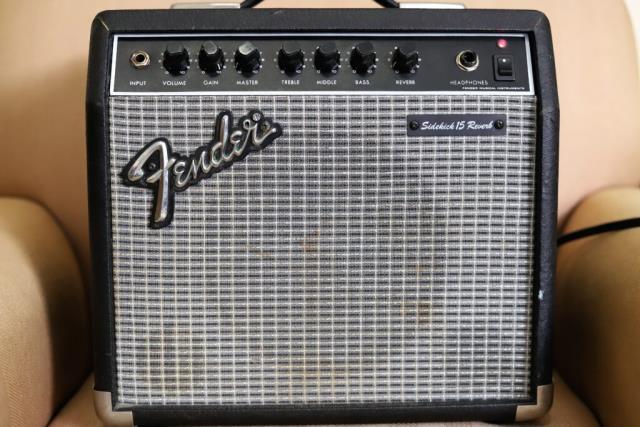 1980's fender sidekick 15 guitar amp