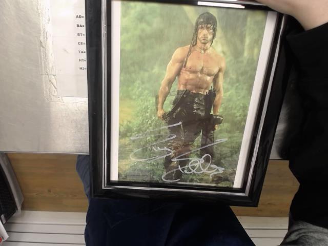 Cadre rambo dedicace sylvester stallone