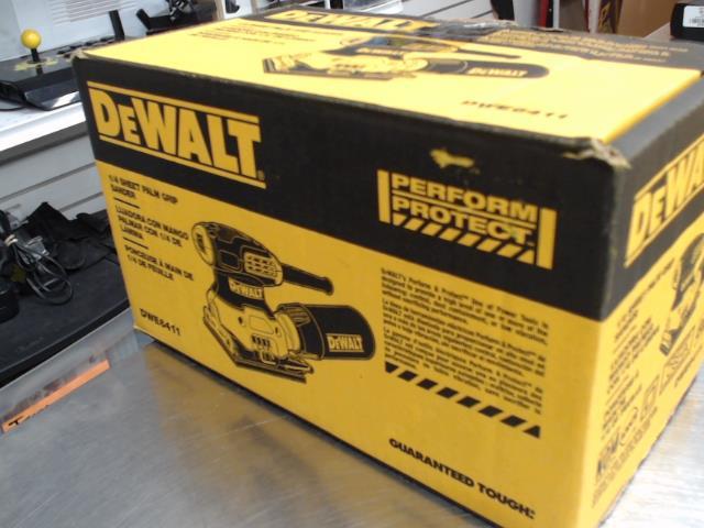 Ponceuse dewalt dans bo carton