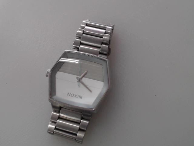 Nixon stainlees steel