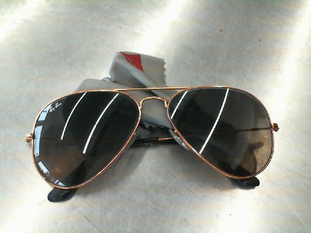 Ray ban aviator + case