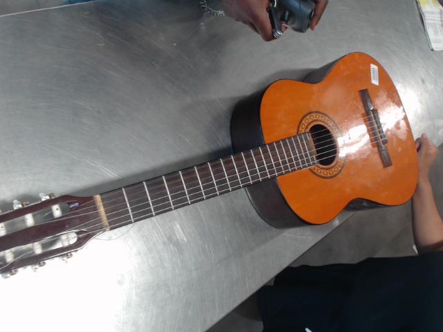 Guitar acoustic