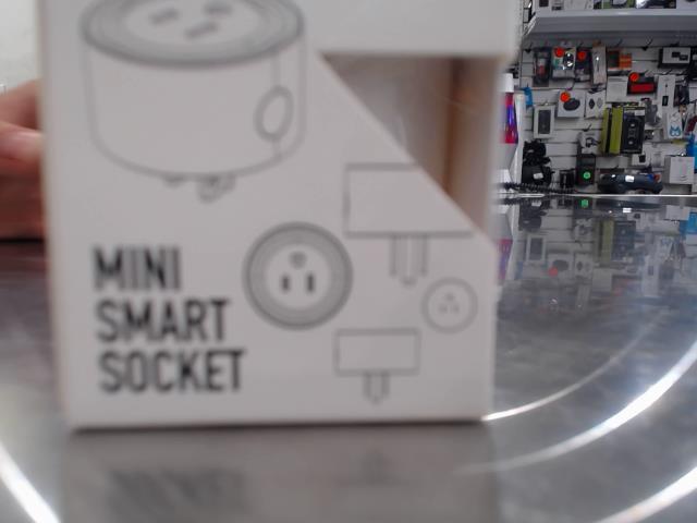 Mini smart socket