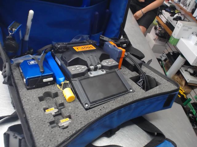 Optical fiber fusion splicer