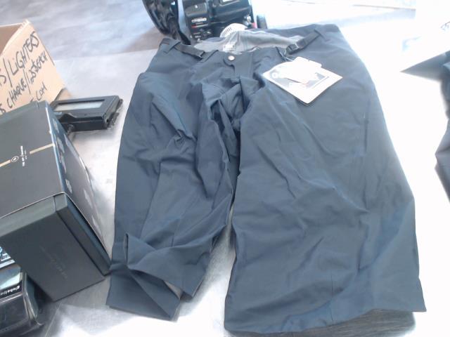 Shorts brand new gore tex 7mesh medium