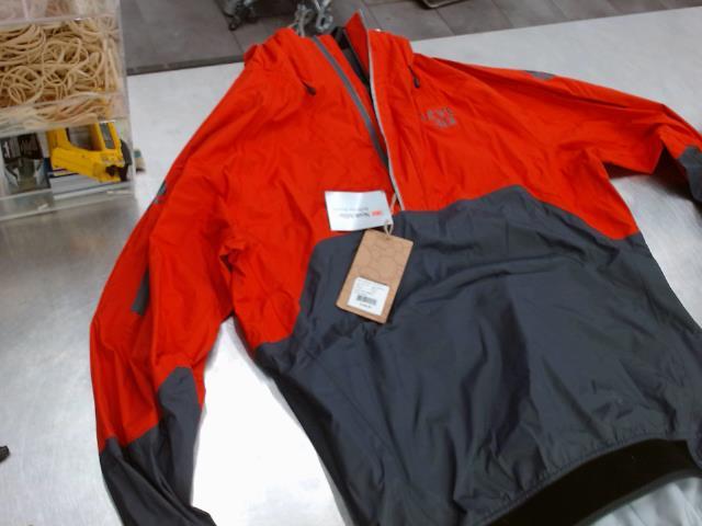 Manteau orange haute game