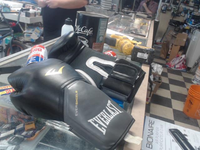 Boxing gloves