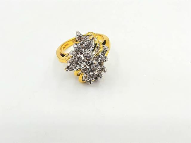 BAGUE EN OR 10KT   DIAMANTS