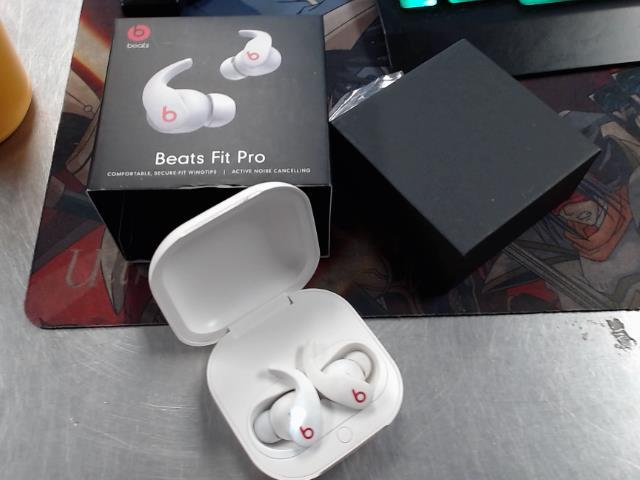 Ecouteur dans boite beats fit pro noir