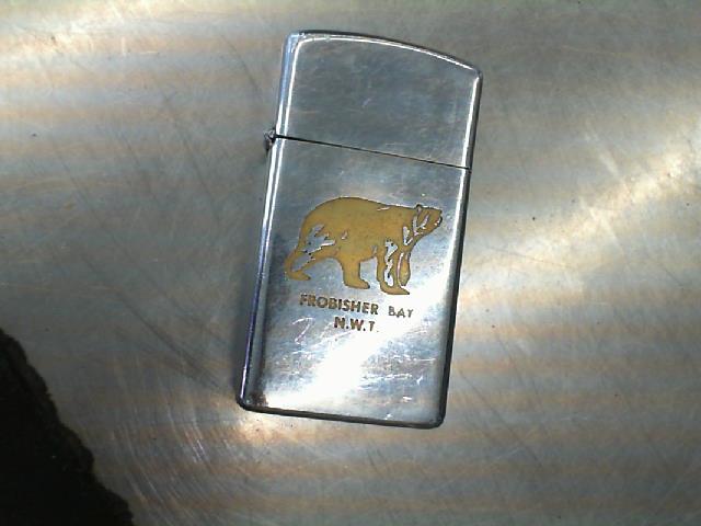 Zippo avec ours polaire