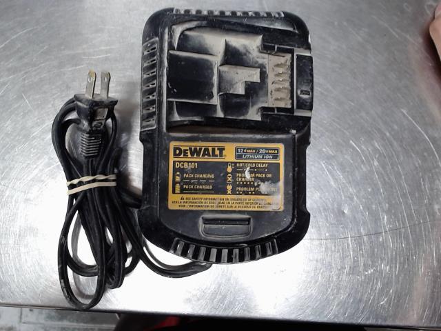 Dewalt DCB101 Various work tools St Eustache Inventaire 3873522