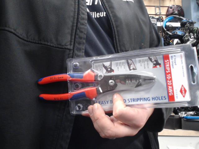 Wire stripper