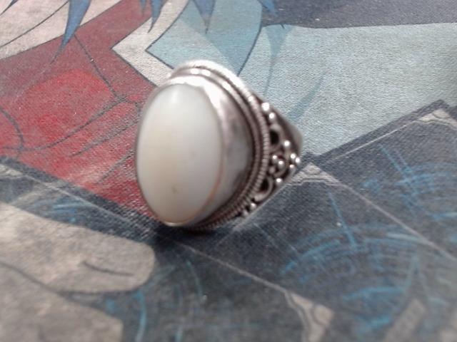 Bague en argent avec cercle au desus