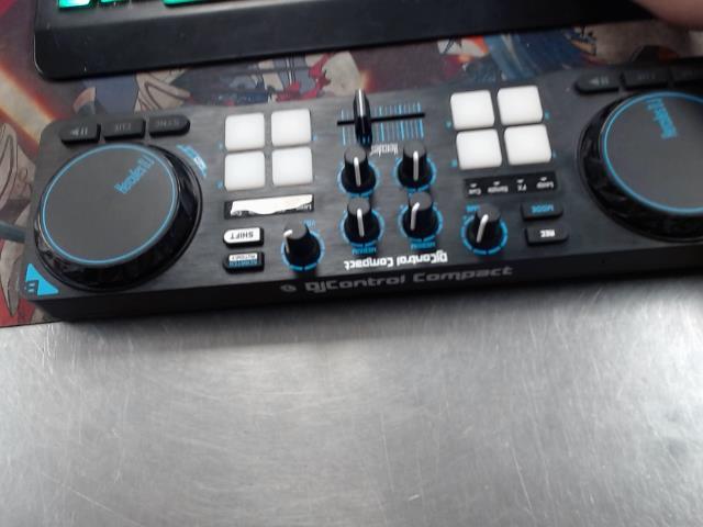 Dj controlleur compact