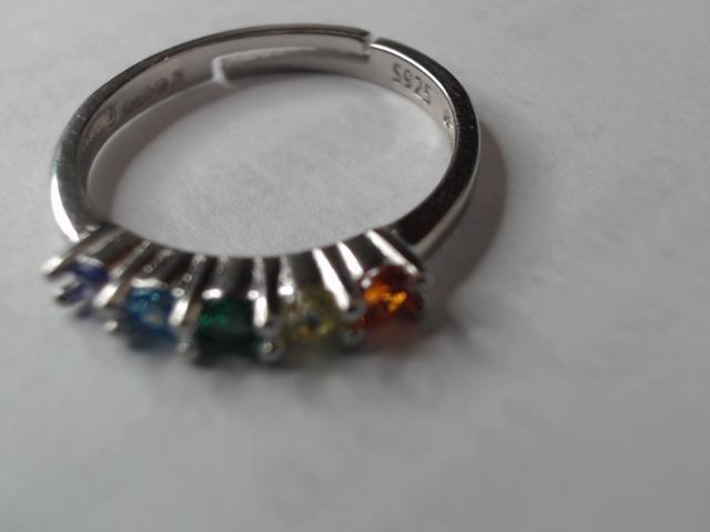 Bague en argent 5 petites pierres