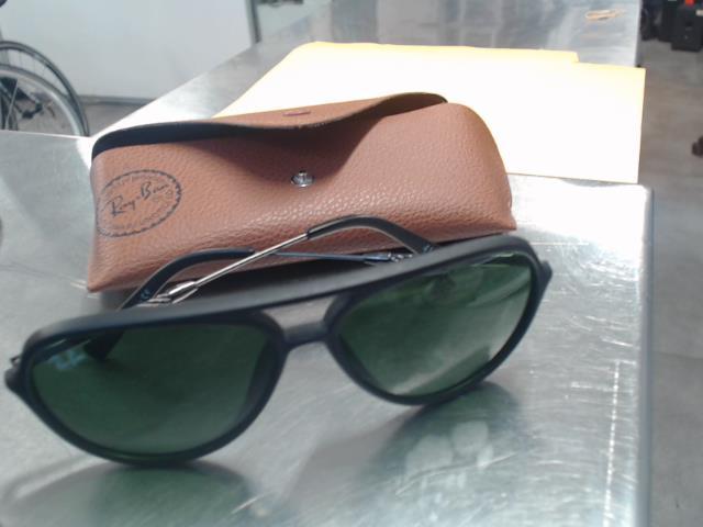 Rayban aviator