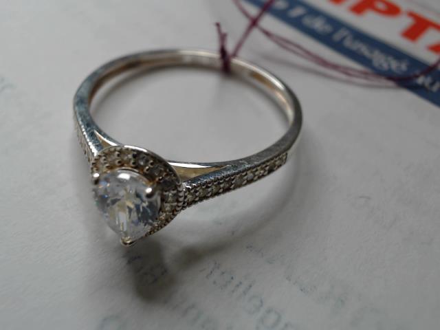 Bague en argent zircon marquise