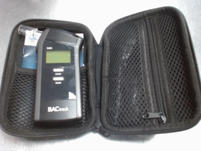 Breathalyzer dans case