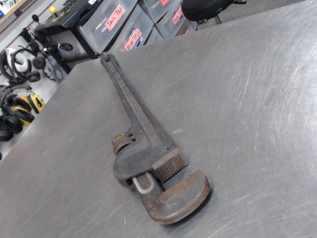 Pipe wrench 24''