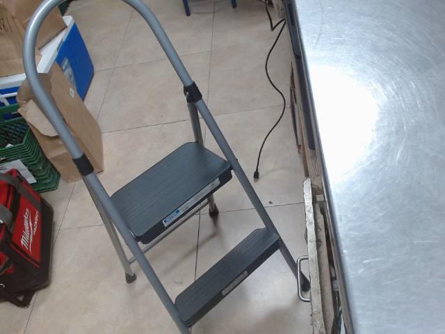 Step stool cosco deux marche