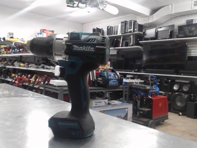 Drill makita 18v no batt/chargeur