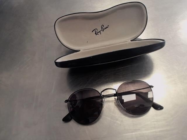 Rayban noire verrre mauve