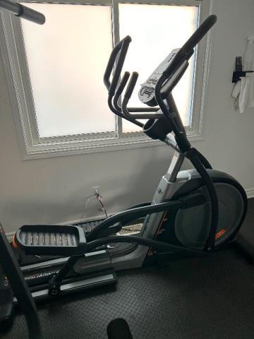 Elliptical trainer