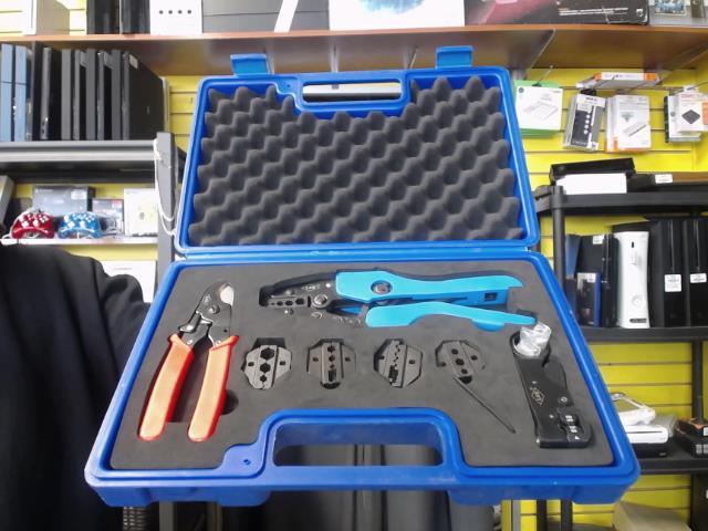 Crimping tool set