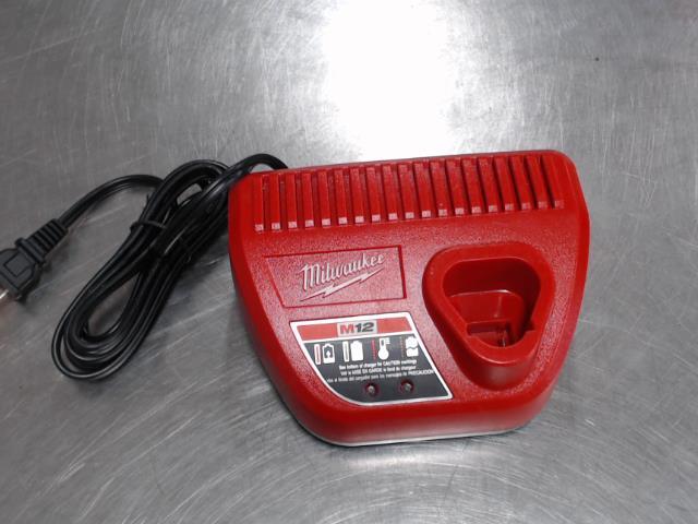 Chargeur milwaukee 12v