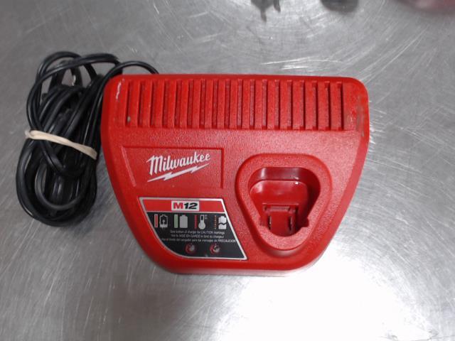 Chargeur milaukee 12v