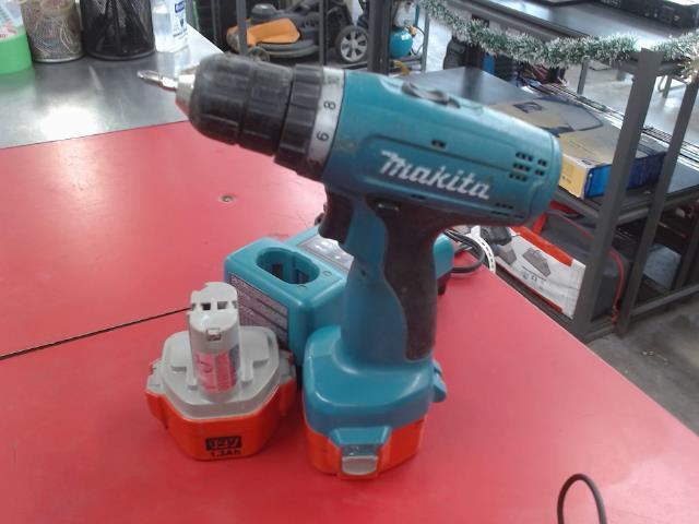 Drill makita 12v+2 batteries+chargeur