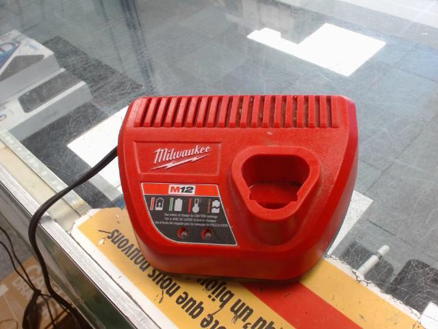 Chargeur m12 milwaukee